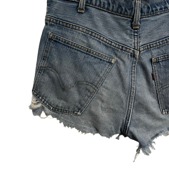 Vintage Levi’s Orange Tab Light Wash Cut Off Distressed Denim Shorts Size 10 - Picture 11 of 11